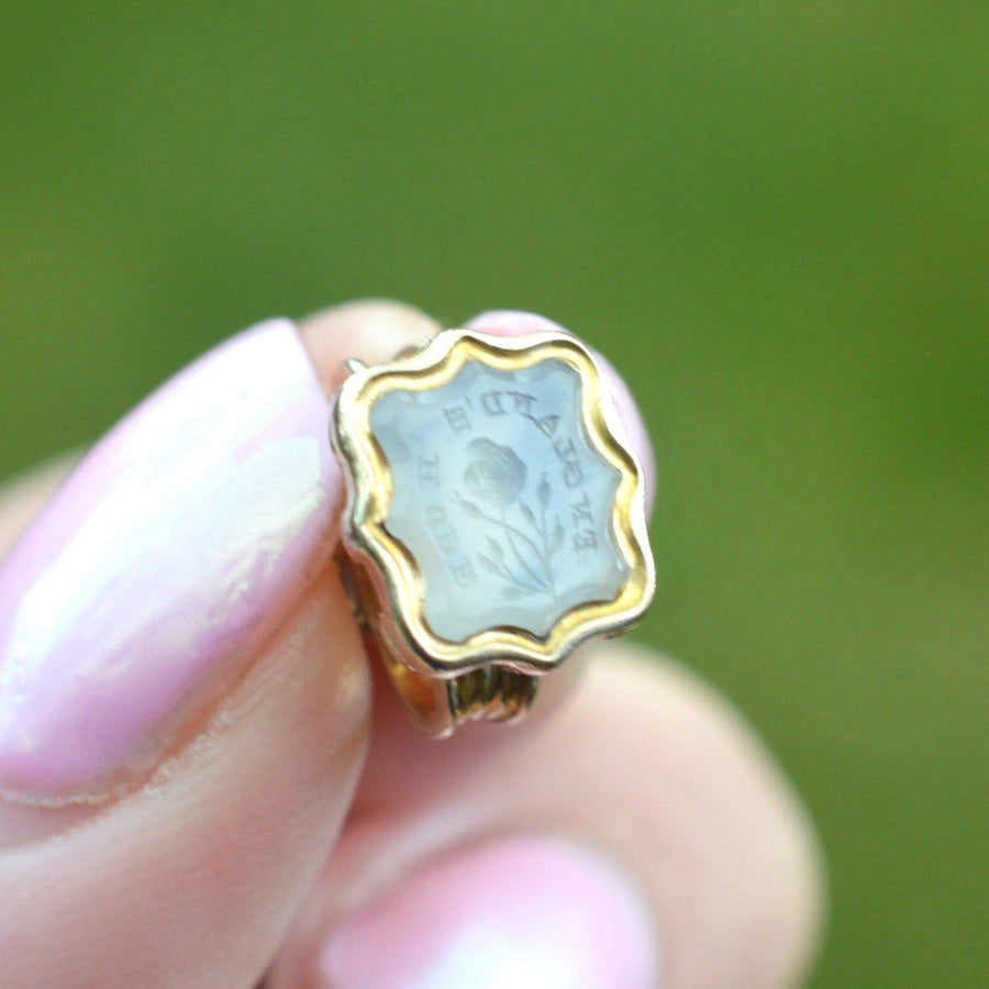 Early Victorian gold seal featuring Chalcedony intaglio of 'England's Hope', a royal souvenir.