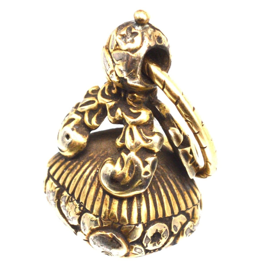 Georgian gold cased seal with repousse detailing and split ring, featuring doves and the word LOVE on carnelian base.