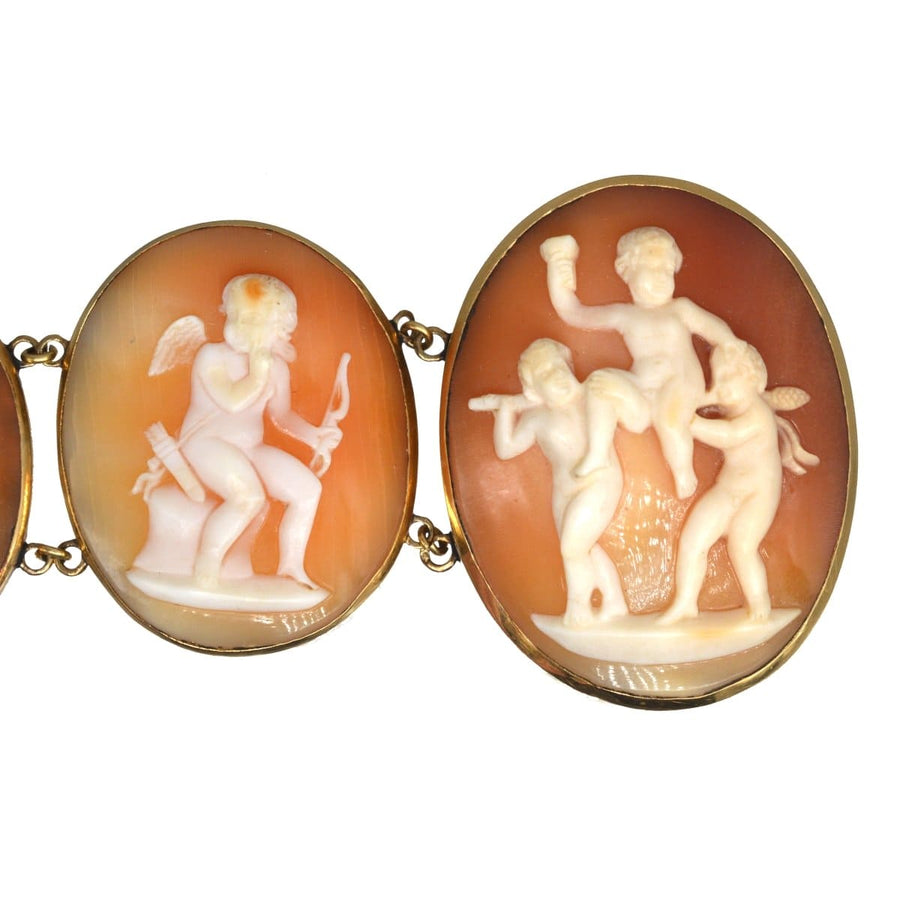 18ct gold bracelet featuring carved shell cameos of Cupid and mythological scenes from the 1820s-1840s