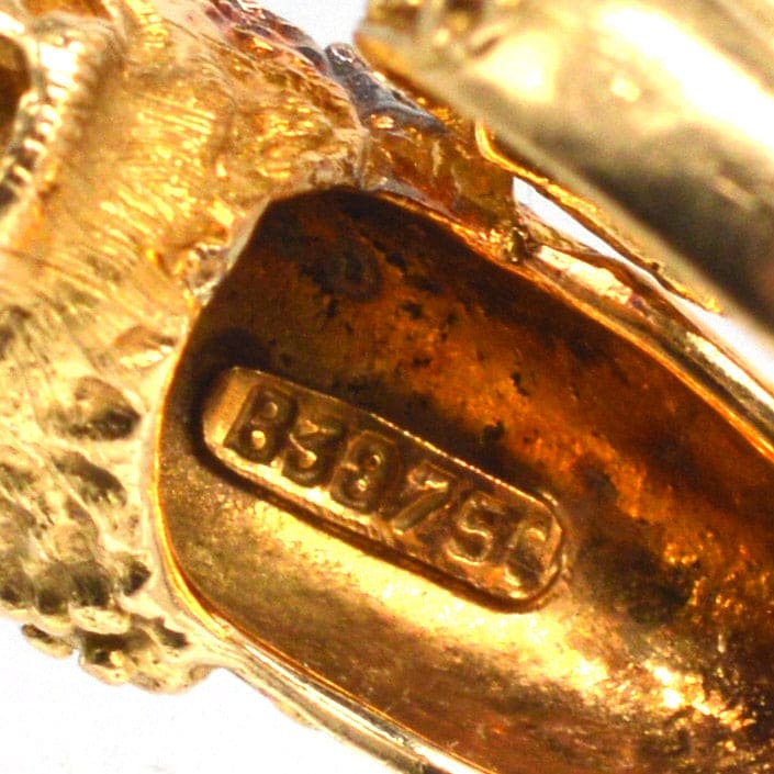 Vintage 18ct gold chimera ring interior showing detail and hallmark B3075.