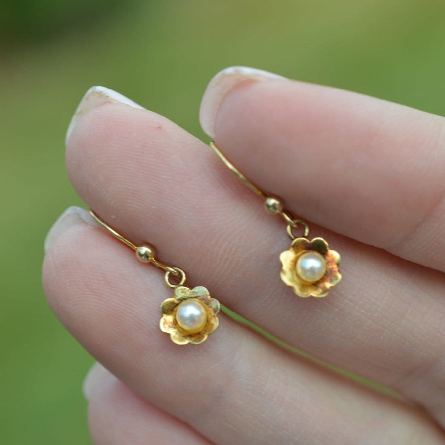 Vintage 1970s 9ct gold and pearl earrings in flower design, beautifully crafted and charmingly delicate.