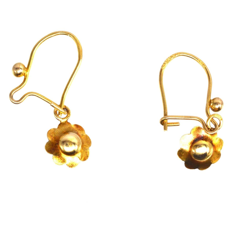 Vintage 1970s 9ct gold earrings with pearl in flower design, handmade in 1977, elegant and charming accessory.