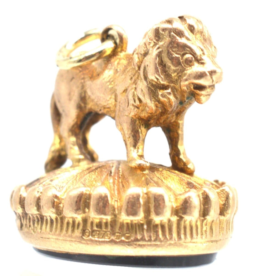 Vintage 9ct gold lion seal on an oval onyx base, fully hallmarked, London 1967, perfect for lion lovers.