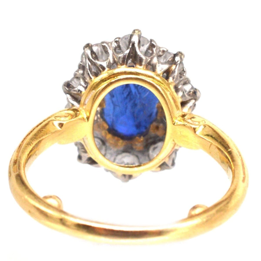 Vintage French 1960s 18ct gold ring with sapphire and diamond cluster, elegant design, perfect as an engagement ring.