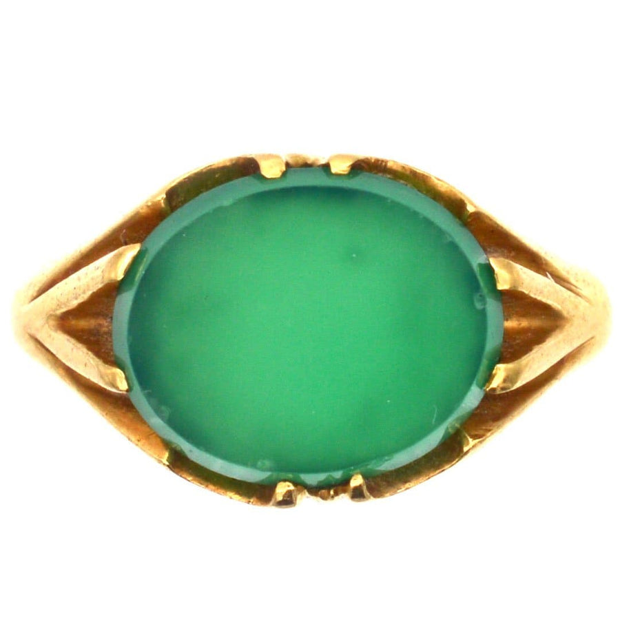 Art Deco 18ct gold signet ring with rich green chalcedony stone and unique ridged shoulders.