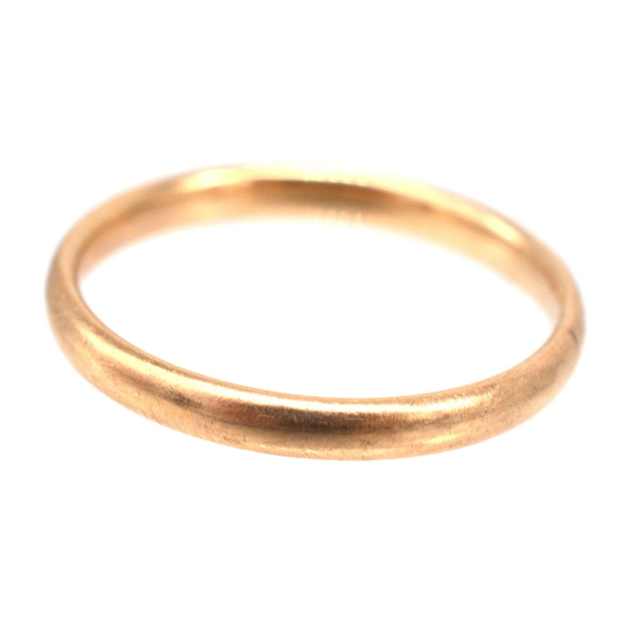 Art Deco 1937 9ct gold wedding ring with a simple and thin shank, comfortable to wear, made in London.
