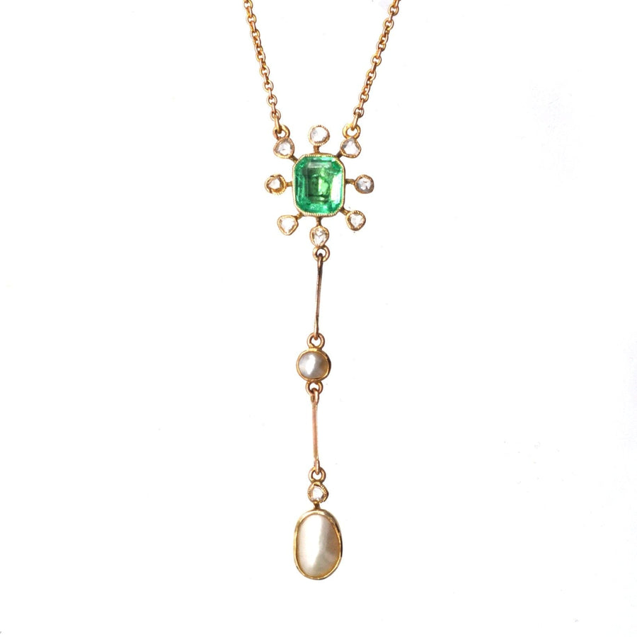 Edwardian 15ct gold pendant featuring emerald, rose cut diamonds, and natural pearl on gold chain.