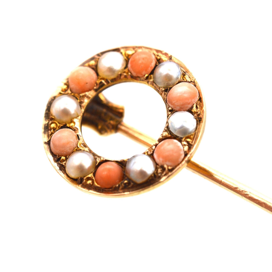 Victorian 18ct gold tie pin featuring coral and natural split pearls in a racing post design.