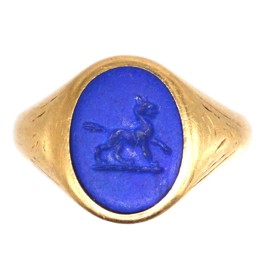Siegelring aus 18-karätigem Gold der 1960er Jahre mit Lapislazuli-Intaglio eines Wolfsfamilienwappens, elegantes Schmuckstück im Vintage-Stil.