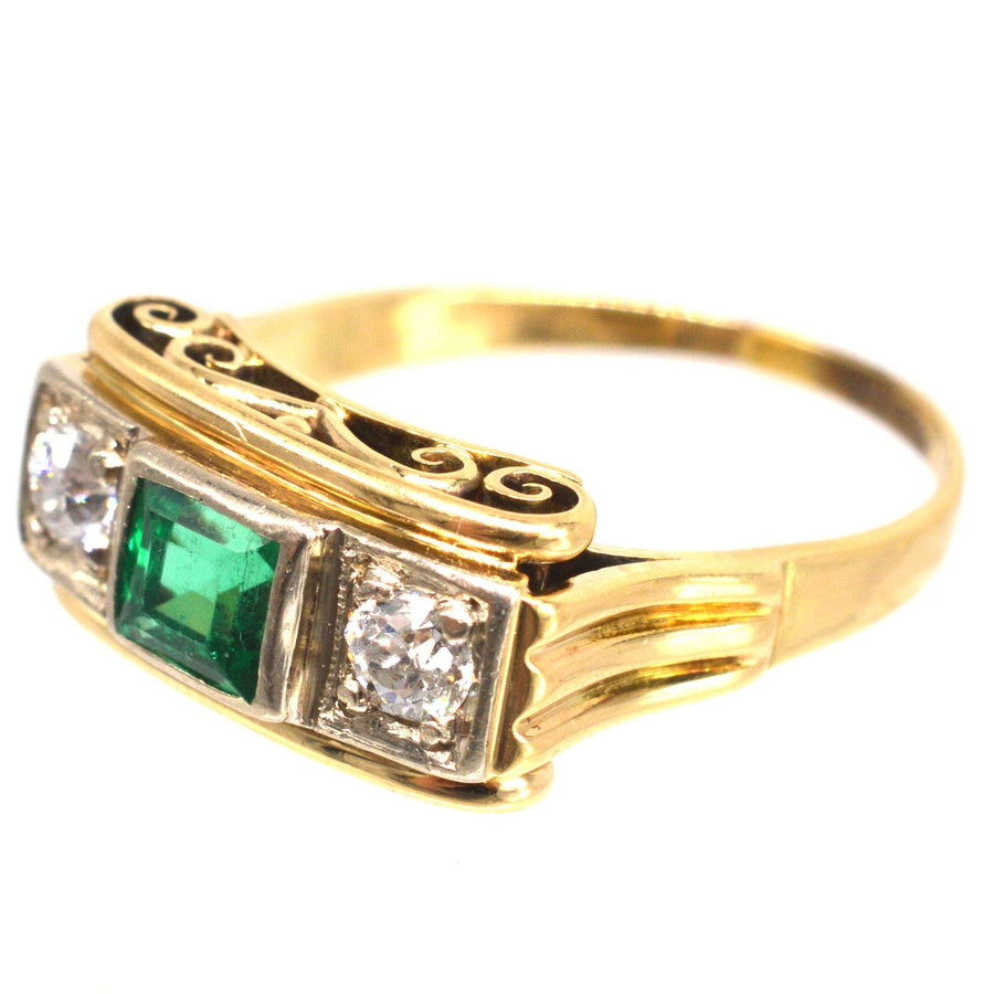 Retro 14ct Gold Smaragd und Diamant Ring mit Scrollwork Galerie