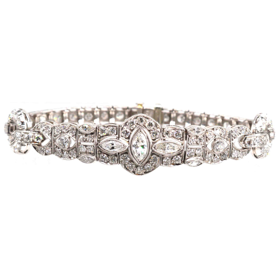 Platinarmband im Art déco-Stil der 1930er Jahre mit 4 Karat Diamanten in einem geometrischen Muster.