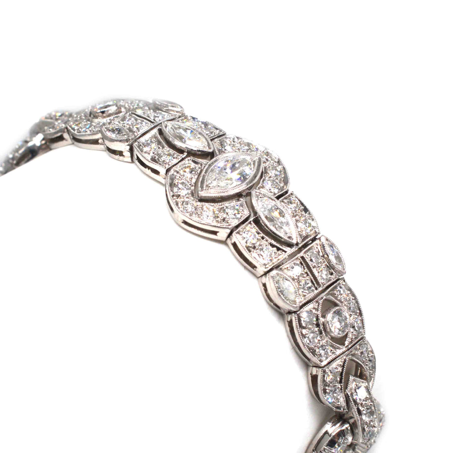 Art-Deco-Armband aus Iridium-Platin mit 4 Karat funkelnden Diamanten in einem geometrischen Design.