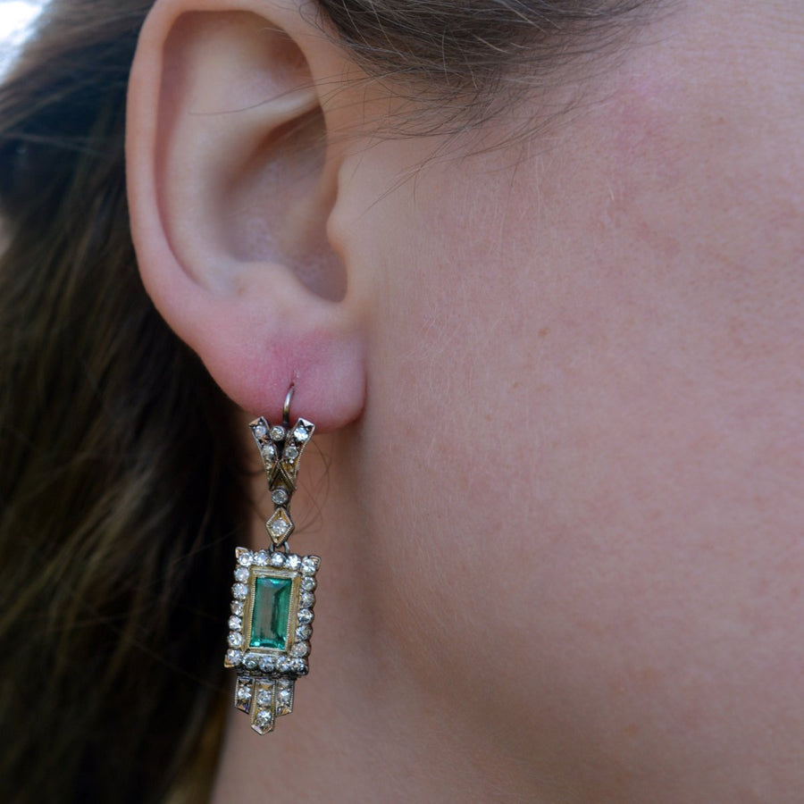 Art Deco 18ct Gold Smaragd und Diamant Tropfen Ohrringe | Parkin und Gerrish | Antike & Vintage-Schmuck