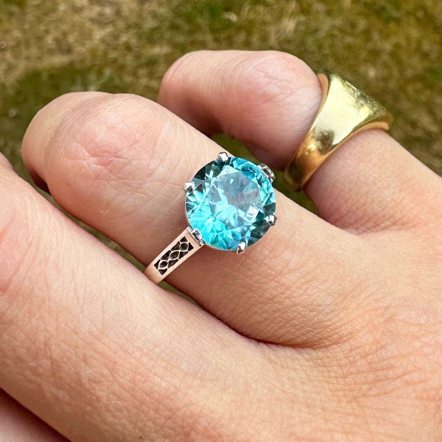 Art Deco 18ct Weißgold Blauer Zirkon Solitär Ring | Parkin und Gerrish | Antike & Vintage-Schmuck