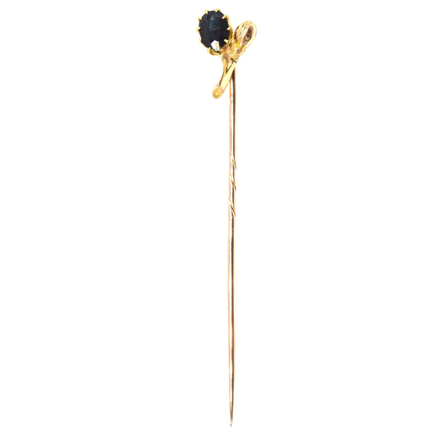 Anfang des 20. Jahrhunderts 18ct Gold Dark Sapphire Krawattennadel von Blume und Knospe | Parkin and Gerrish | Antique & Vintage Jewellery