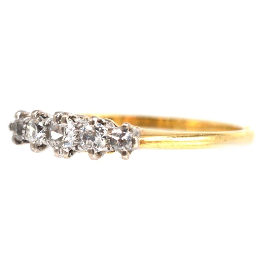 Edwardian 18ct Gold und Platin fünf Stein Diamantring, ideal für die Verlobung, sitzt niedrig auf dem Finger.