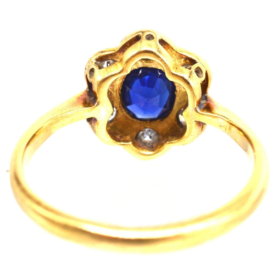 Edwardian 18ct Gold und Platin Saphir und Diamant-Cluster-Ring, perfekt für eine elegante Verlobungsring.