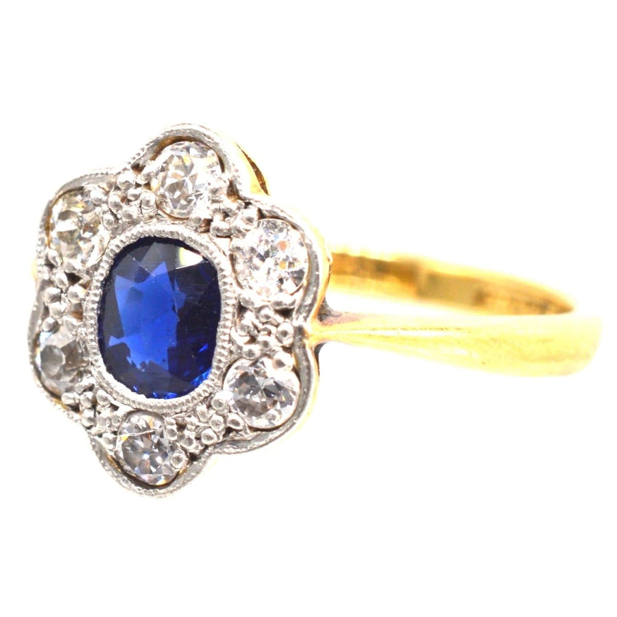 Edwardian 18ct Gold und Platin Saphir-Diamant-Cluster-Ring, elegante Vintage-Verlobungsring Design.