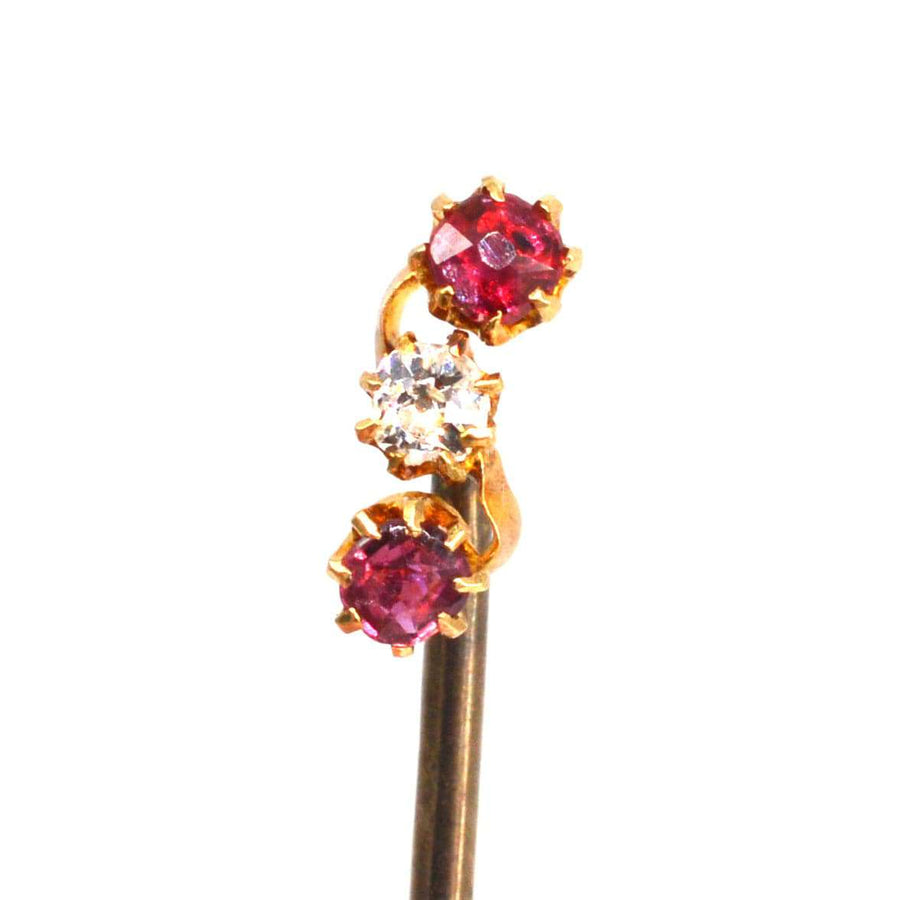 Edwardian 18ct Gold Rubin und Diamant Triple Crossover Krawattennadel | Parkin und Gerrish | Antique & Vintage Jewellery