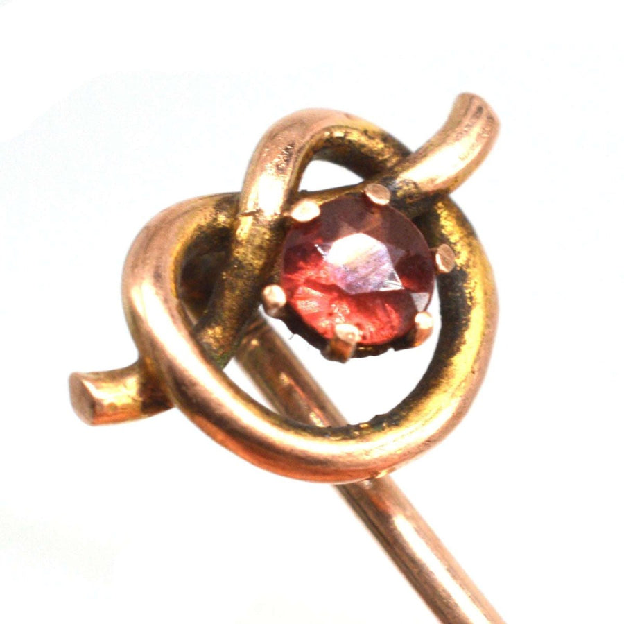 Edwardian 9ct Gold Lover's Knot und Granat Krawattennadel | Parkin und Gerrish | Antique & Vintage Jewellery