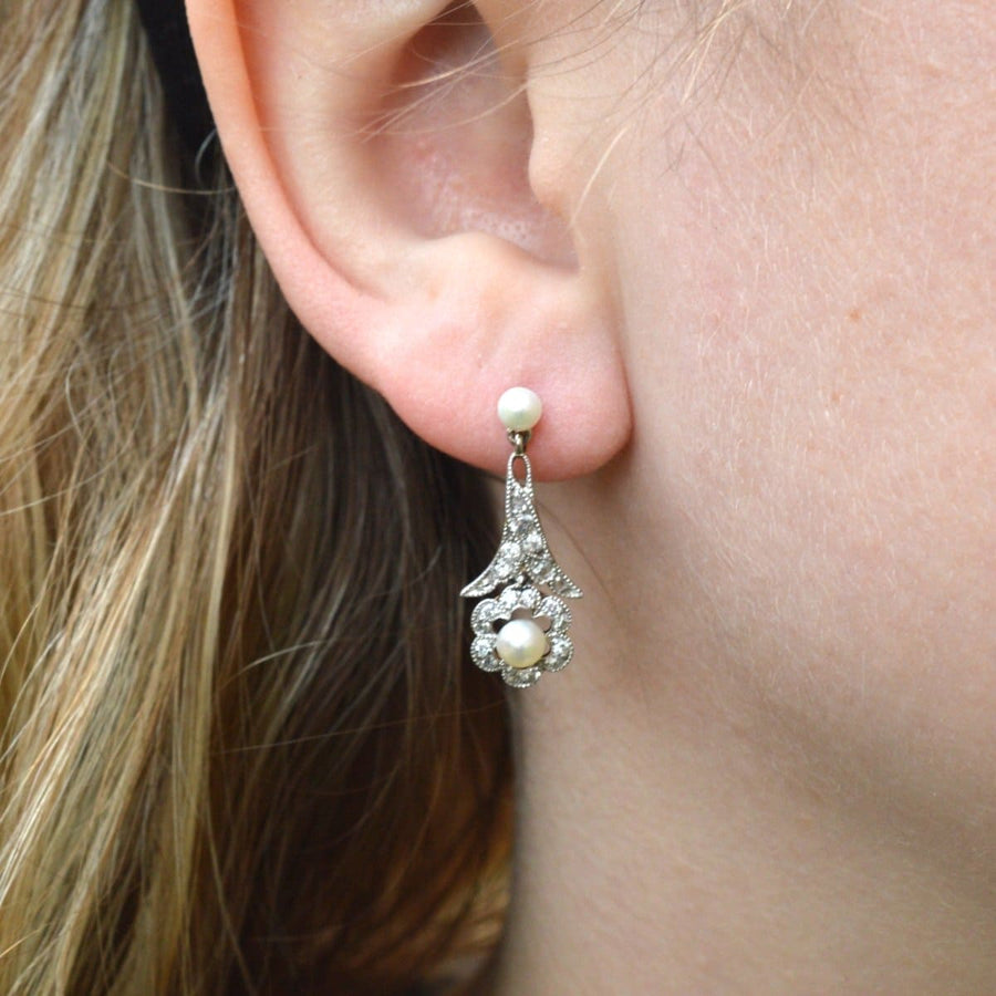 Edwardianische Ohrringe aus Platin und Gold mit Perlen und Diamanten, perfekt für Hochzeiten und besondere Anlässe.