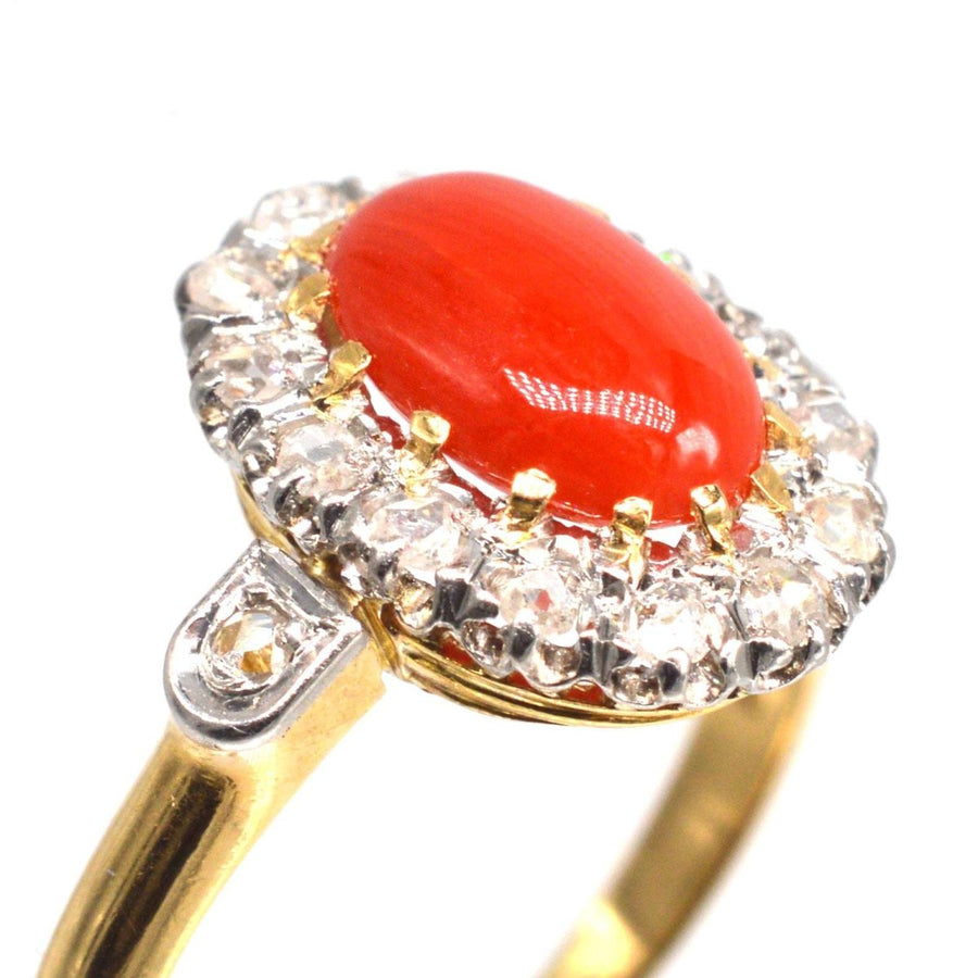Französischer Belle Époque Ring mit roter Koralle und Diamanten Cluster | Parkin and Gerrish | Antiker & Vintage-Schmuck