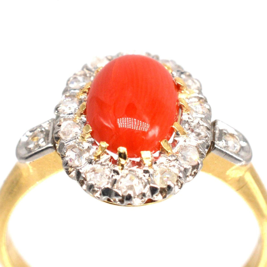 Französischer Belle Époque Ring mit roter Koralle und Diamanten Cluster | Parkin and Gerrish | Antiker & Vintage-Schmuck