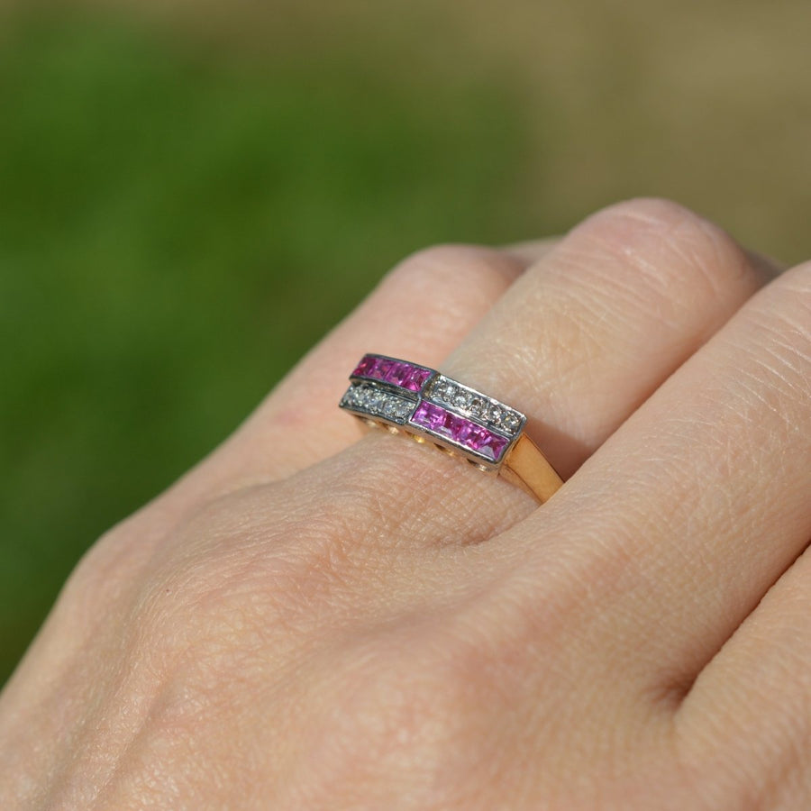 Deutsche Mitte des Jahrhunderts 14ct Gold und Platin Rubin & Rose Diamant Geometrische Ring | Parkin und Gerrish | Antike & Vintage-Schmuck