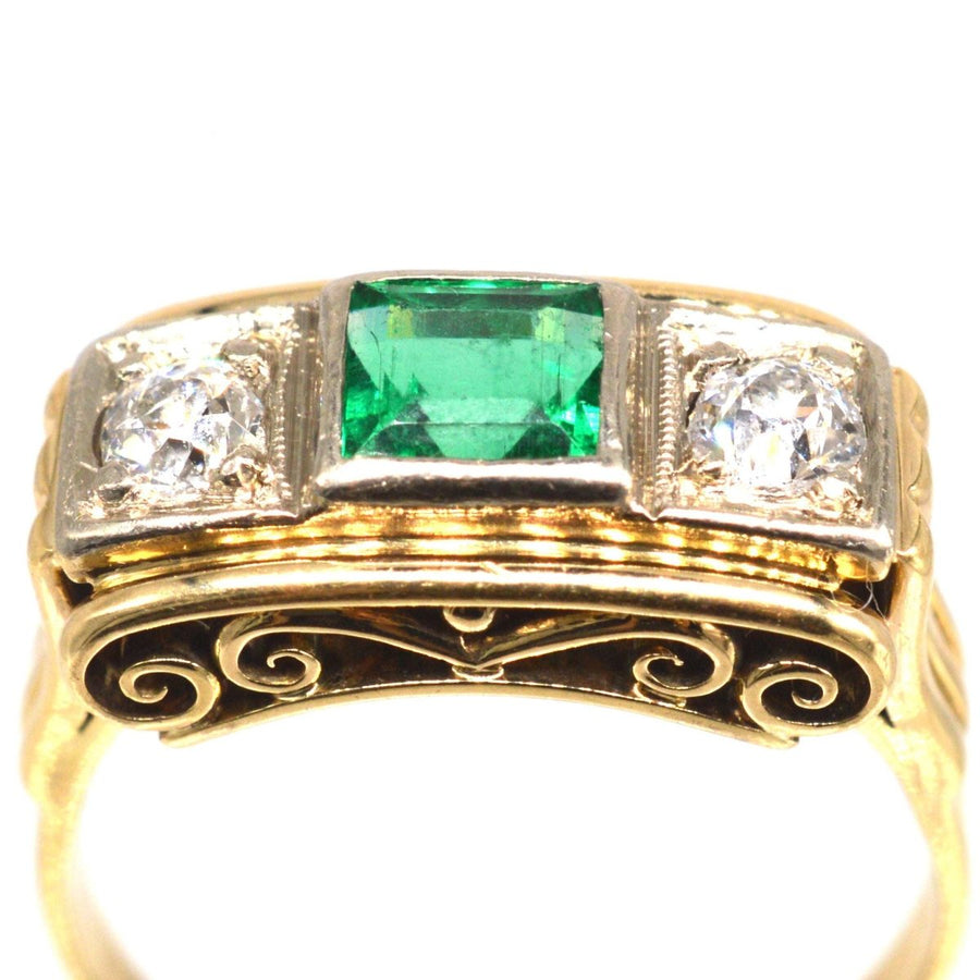 Retro 14ct Gold Smaragd und Diamant Ring mit Scrollwork Galerie | Parkin and Gerrish | Antique & Vintage Jewellery