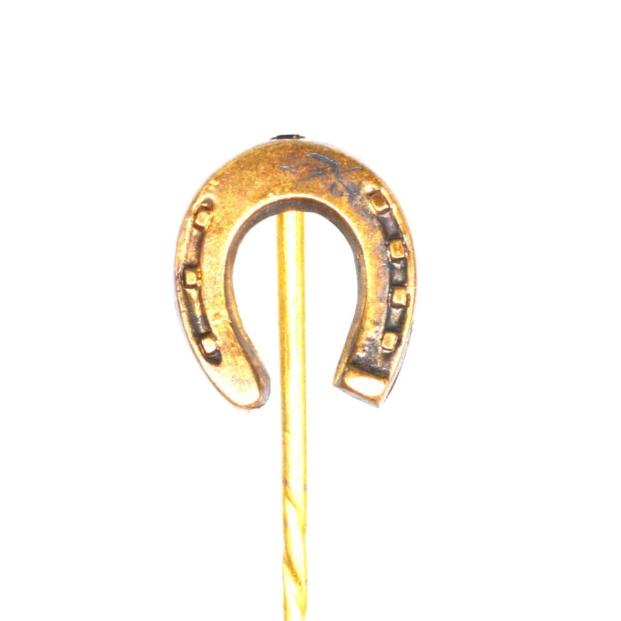 Viktorianische Krawattennadel aus 15-karätigem Gold von 1889, die Glück und Charme symbolisiert und von L. Spiers in Birmingham hergestellt wurde.