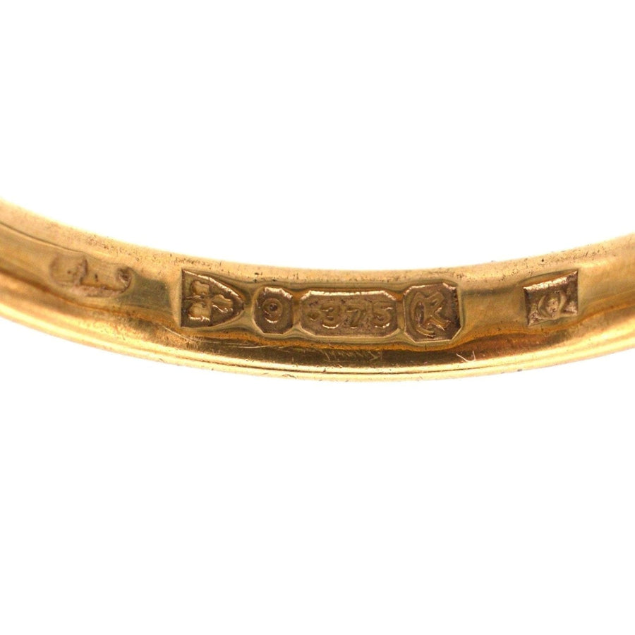 Ehering aus 9-karätigem Gold aus den 1940er-Jahren mit Punzierungen aus Chester, England, der seine alte Handwerkskunst unter Beweis stellt.