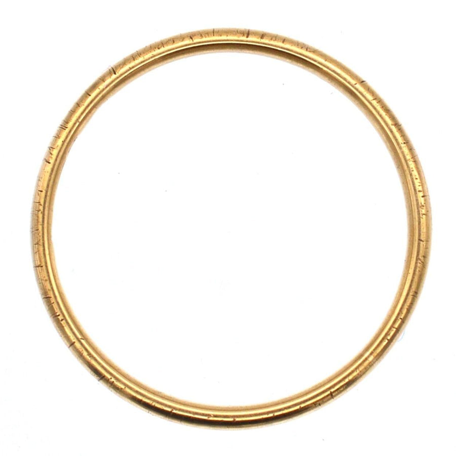Ehering aus 9-karätigem Gold mit dünnem Schaft aus den 1940er Jahren, hergestellt in Chester 1942 während des Zweiten Weltkriegs.