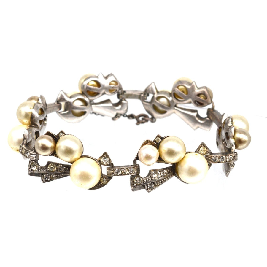 Retro-Sterlingsilberarmband aus den 1940er Jahren mit Kunstperlen und Strasssteinen im klassischen Vintage-Design.
