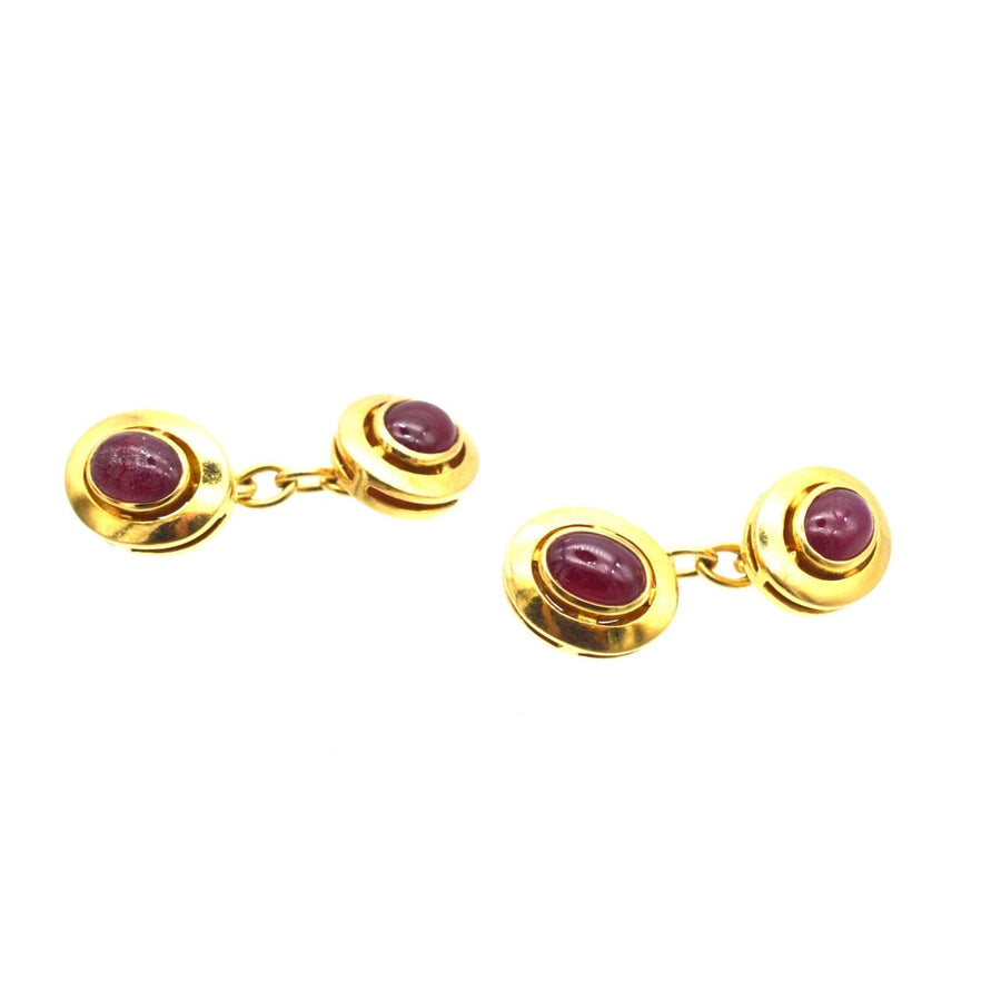 Manschettenknöpfe aus 18 Karat Gold der 1960er Jahre mit natürlichen, nicht erhitzten Cabochon-Rubinen, ein klassisches und zeitloses Design.