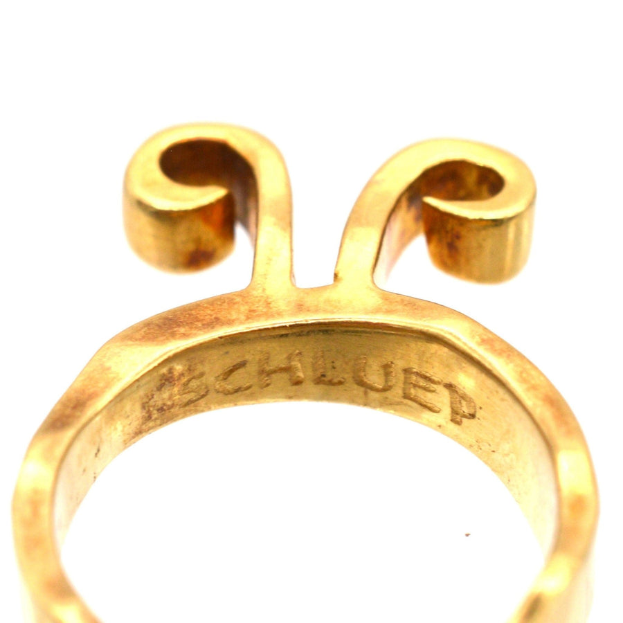 Ring Aries aus 18-karätigem Gold von Walter Schluep, der sich durch aufwändige Designdetails und Handwerkskunst auszeichnet.