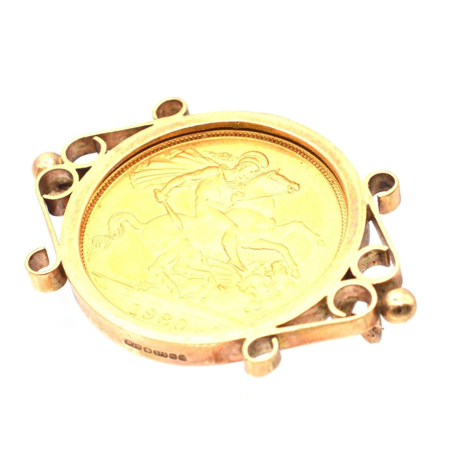 1980 22ct Gold Full Sovereign in einer Vintage-Brosche aus 9ct Gold mit Königin Elizabeth II und George & the Dragon Design.