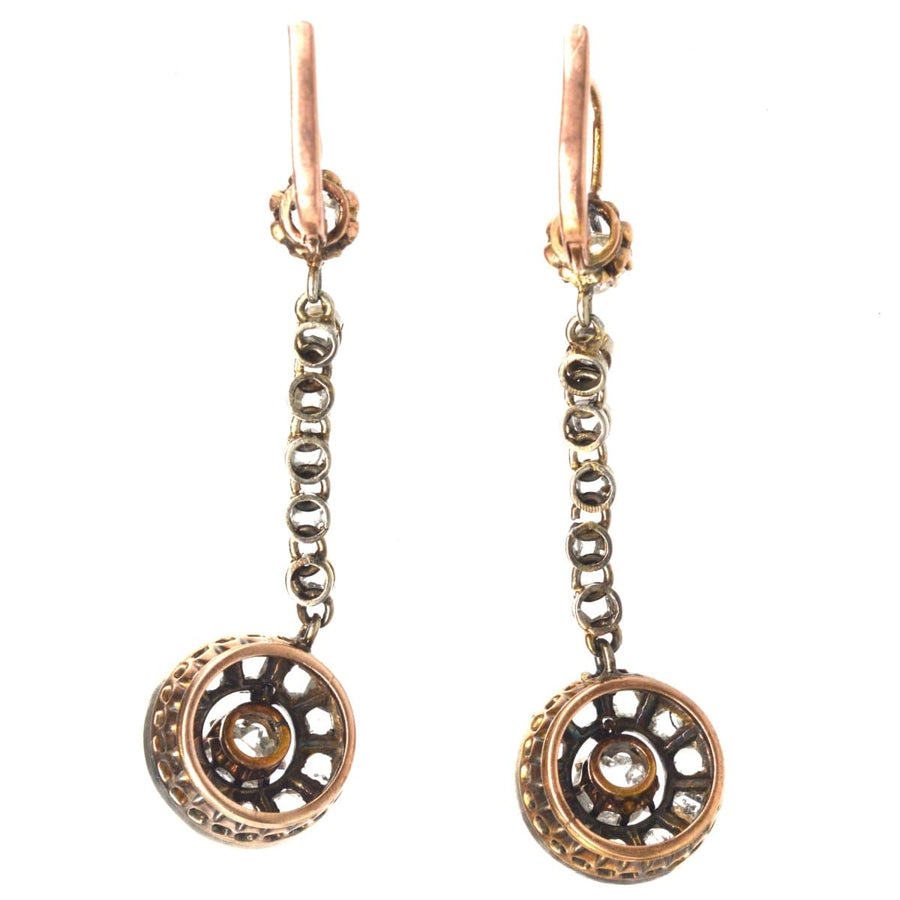 Lange Ohrringe aus 18-karätigem Gold mit Diamanten im Rosenschliff und elegantem Design aus dem 19.