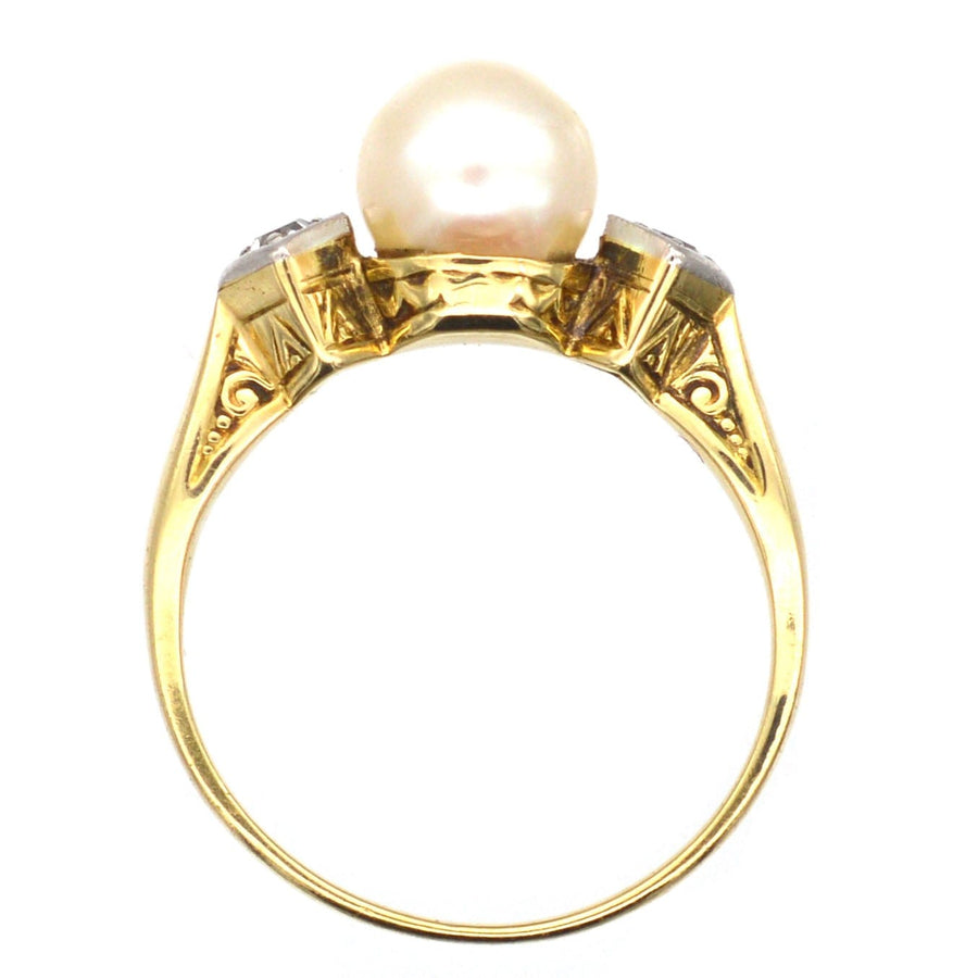 Art-Déco-Ring aus 14 Karat Gold mit einer Zuchtperle und Diamanten, Vintage-Design aus den 1930er Jahren.