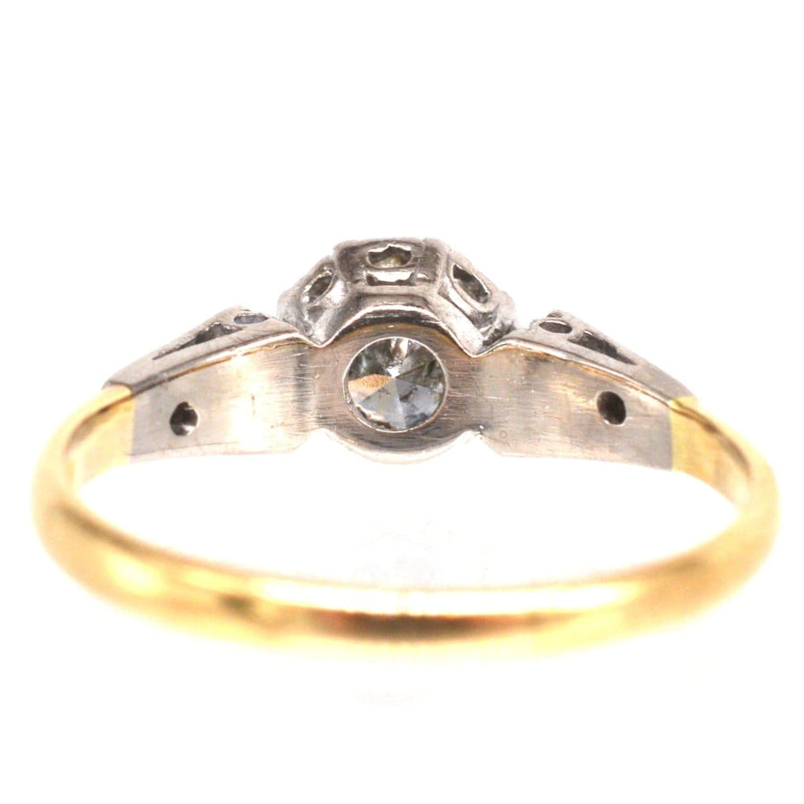 Solitär-Diamantring mit Schulterdiamanten aus 18 Karat Gold und Platin im Art-Deco-Stil, ideal für die Verlobung.