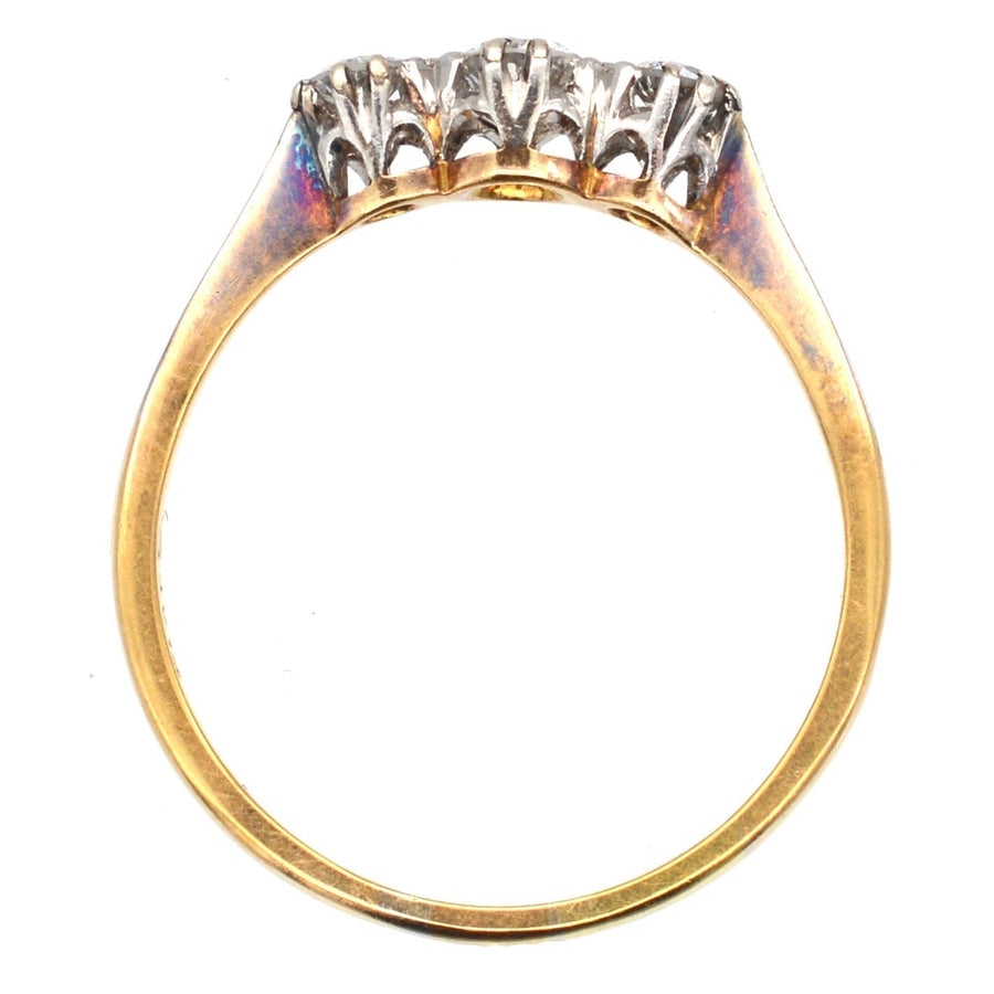 Art Deco 18ct Gold und Platin drei Stein Diamantring, antiker Verlobungsring aus den 1930er Jahren, helle Diamanten über ein halbes Karat.