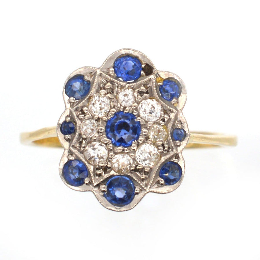 Art-Deco-Ring aus 18 Karat Gold mit Saphiren und Diamanten, perfekt für eine Verlobung oder einen besonderen Anlass.