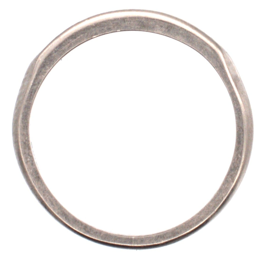 Halber Ewigkeitsring aus 18-karätigem Weißgold mit elegantem und zeitlosem Design in Kanalfassung.