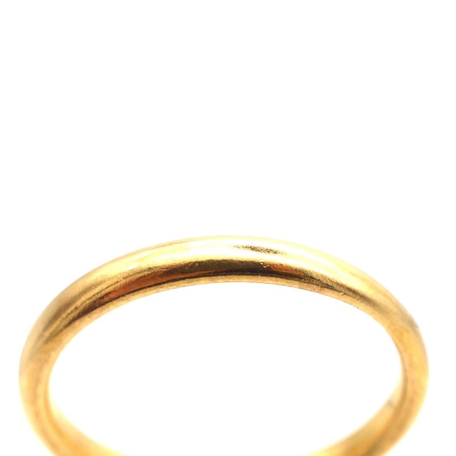 Traditioneller Ehering aus 18-karätigem Gelbgold im Art-Deco-Stil, abgerundetes Profil für ultimativen Komfort, 2,5 mm breit.