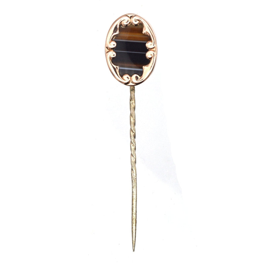 Edwardian 9ct Gold gebändert Sardonyx Krawattennadel mit Wirbel Rahmen, um 1910, ideal für Seidenkrawatten.