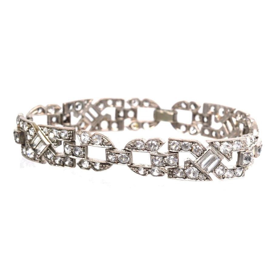 Art Deco Ciro Silberpaste Armband mit exquisiter Handwerkskunst und funkelnden Steinen, die Eleganz und Erbe widerspiegeln.