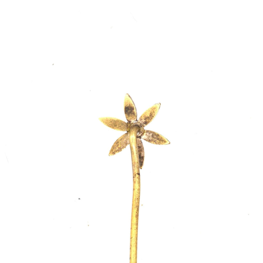 Art-Déco-Krawattennadel mit Blumendetails aus Glas in Blütenblättern, ideal für formelle Anlässe, inklusive Stopper für sicheren Verschluss.