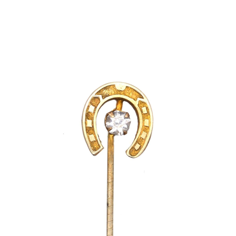 Art Deco Hufeisen Krawattennadel mit einer zentralen klaren Paste, ein Symbol für Glück und Schutz vor Unheil.