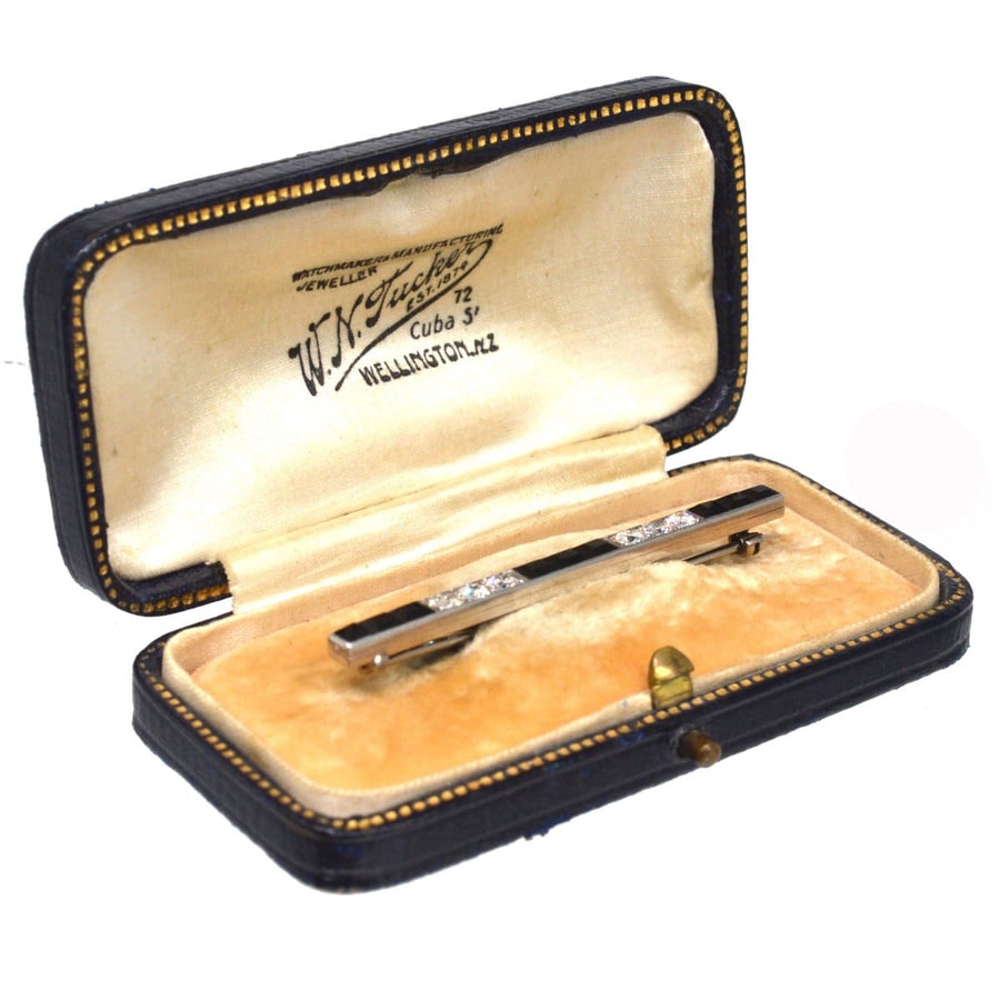 Art Deco Platin Onyx Bar Brosche in original W.N. Tucker Box aus Wellington, Neuseeland.