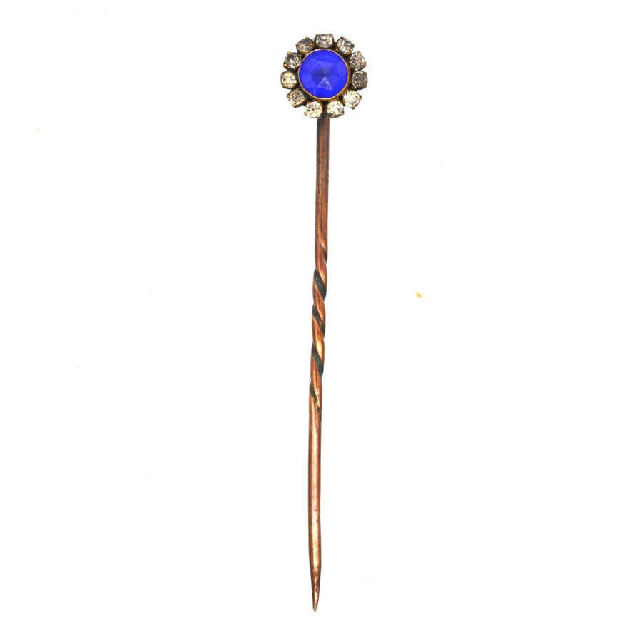 Art Deco rose geschliffenen blauen Saphir und weiße Paste Krawattennadel mit kobaltblauem Zentrum und funkelnden Akzenten.