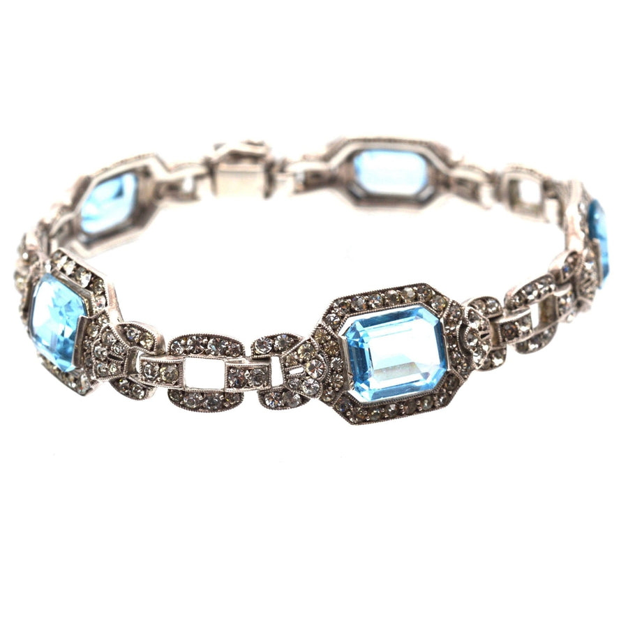 Art-Déco-Silberarmband mit Aquamarin und diamantähnlichen Strasssteinen, das die Eleganz des frühen zwanzigsten Jahrhunderts einfängt.